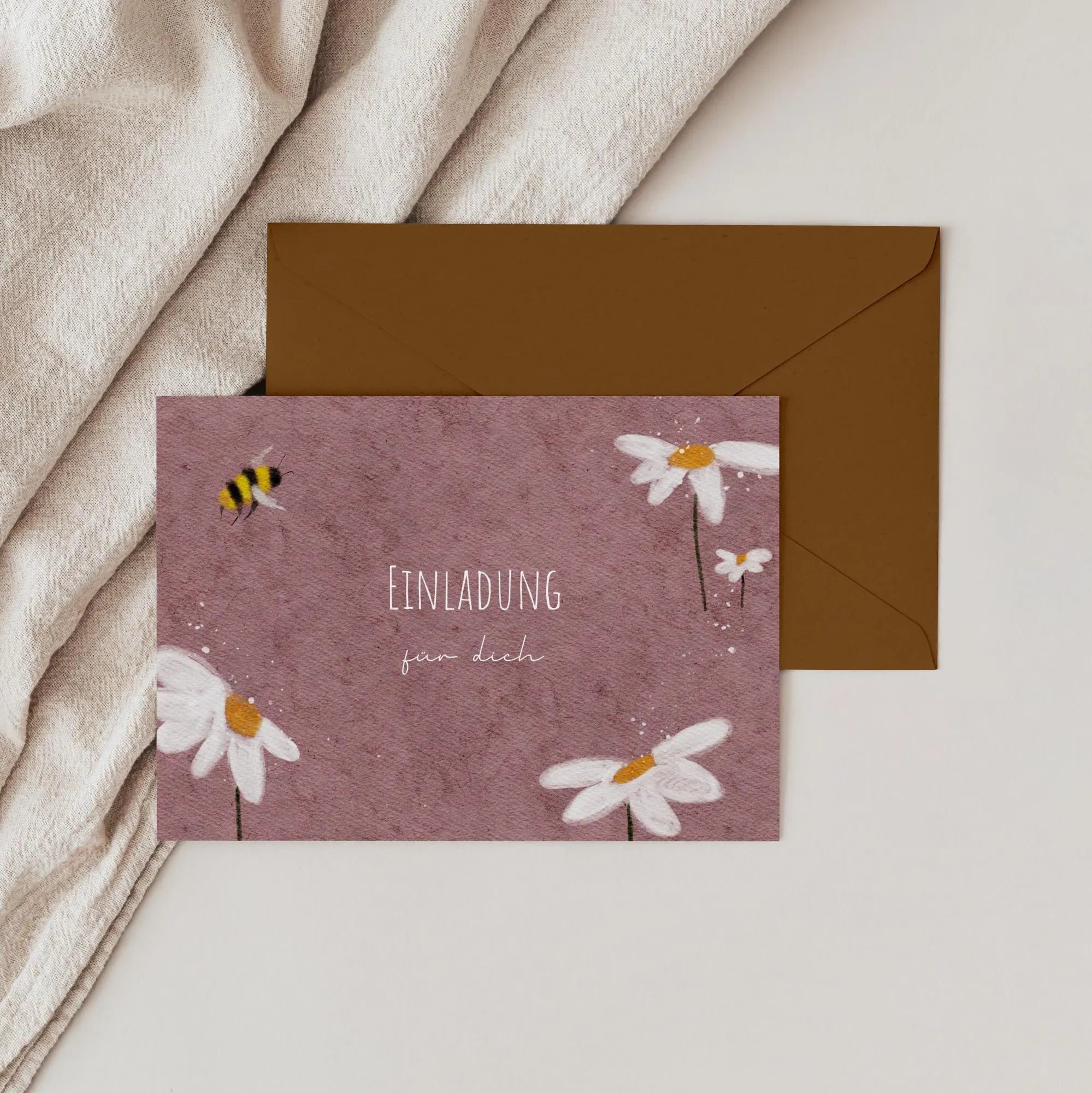 Blumen-Einladungskarte in Rosa für den Kindergeburtstag mit passendem Umschlag