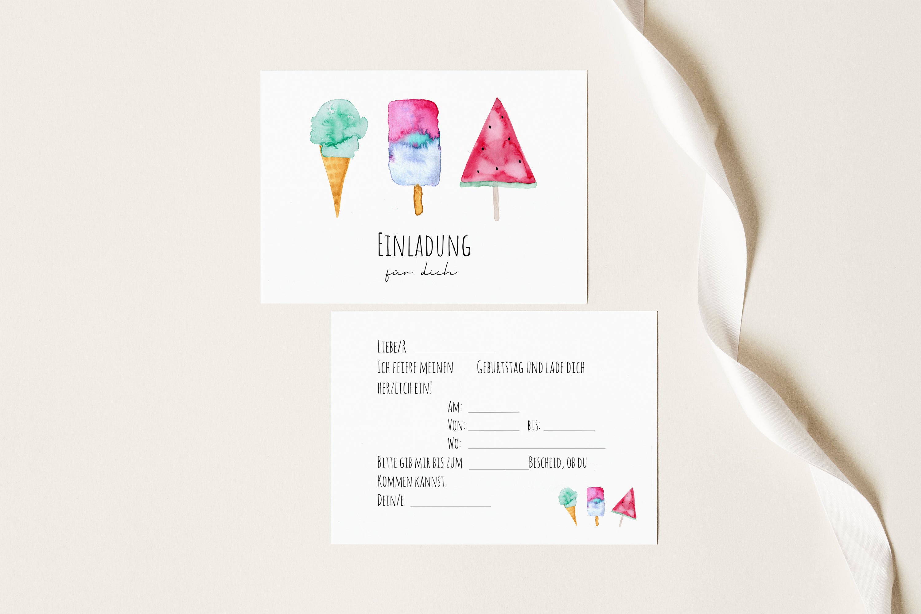 Vorder- und Rückseite der Eis-Einladungskarte für den Kindergeburtstag mit Lückentext