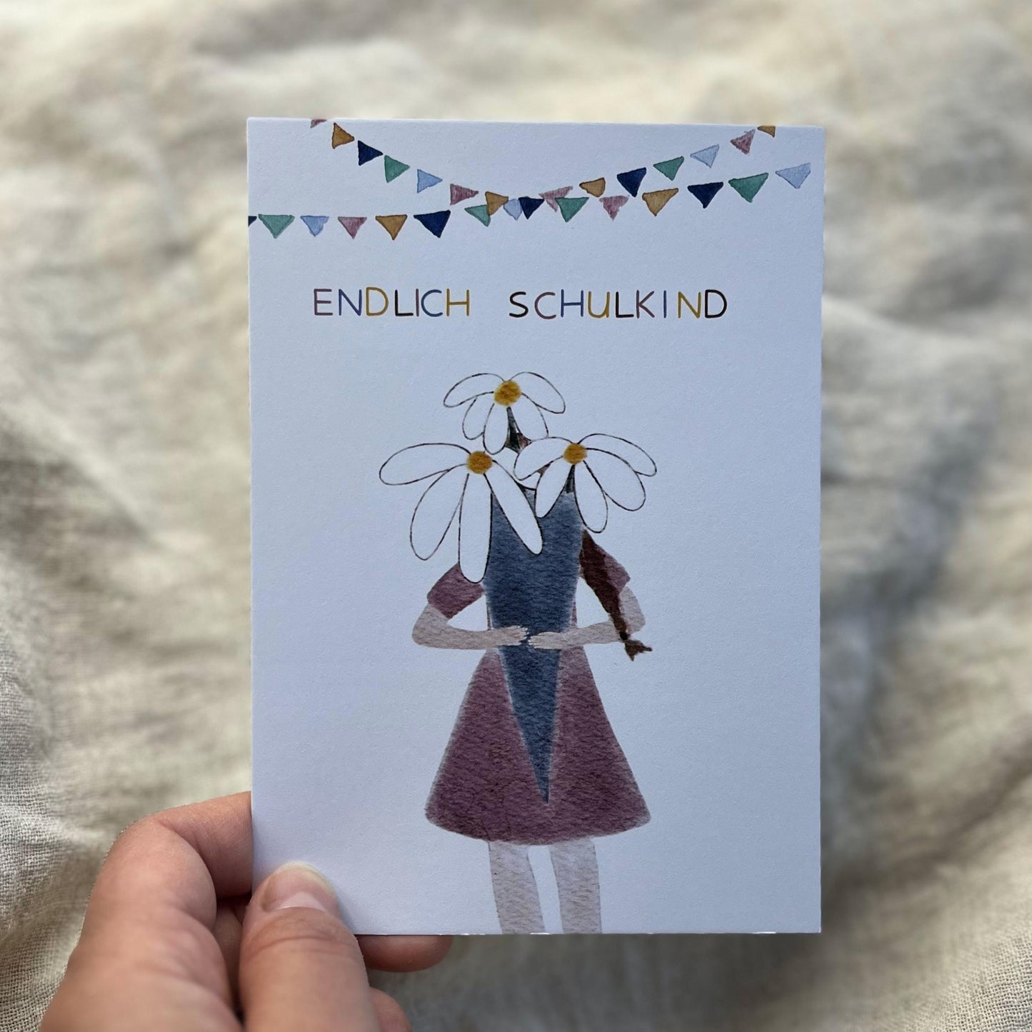 Karte zur Einschulung "Mädchen mit Schultüte"