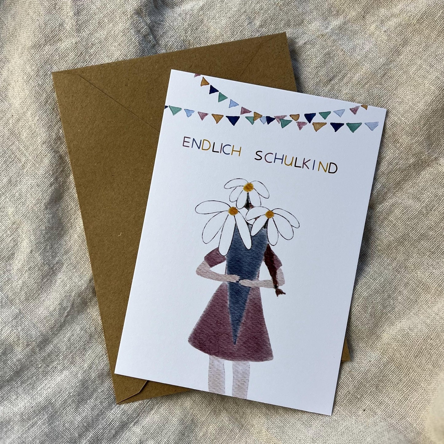 Karte zur Einschulung "Mädchen mit Schultüte"