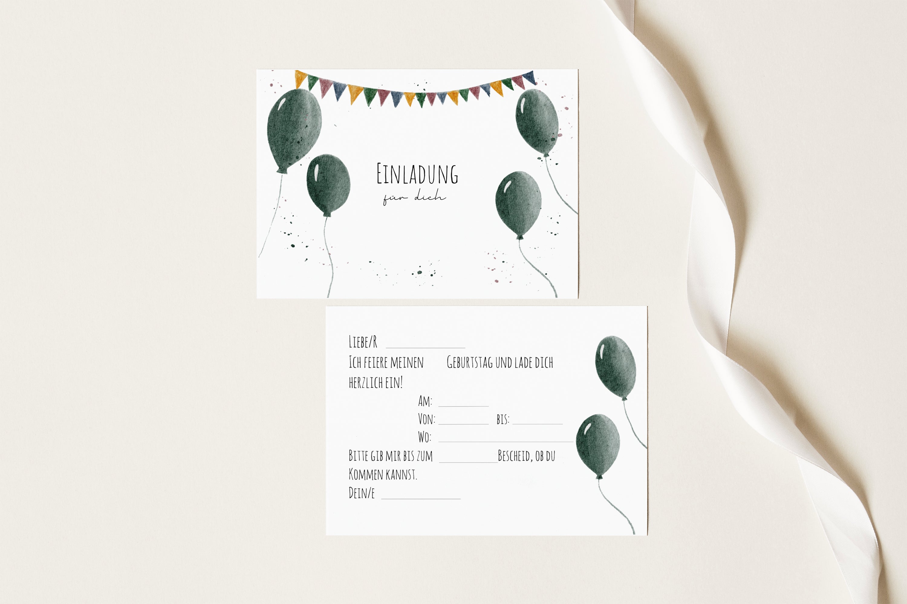 Vorder- und Rückseite der Luftballons-Einladungskarte für den Kindergeburtstag mit Lückentext
