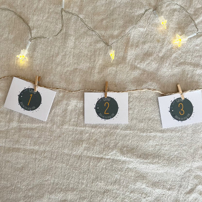 24 Gründe, warum ich dich liebe – handgemalter Adventskalender für persönliche Liebesbotschaften (grün))