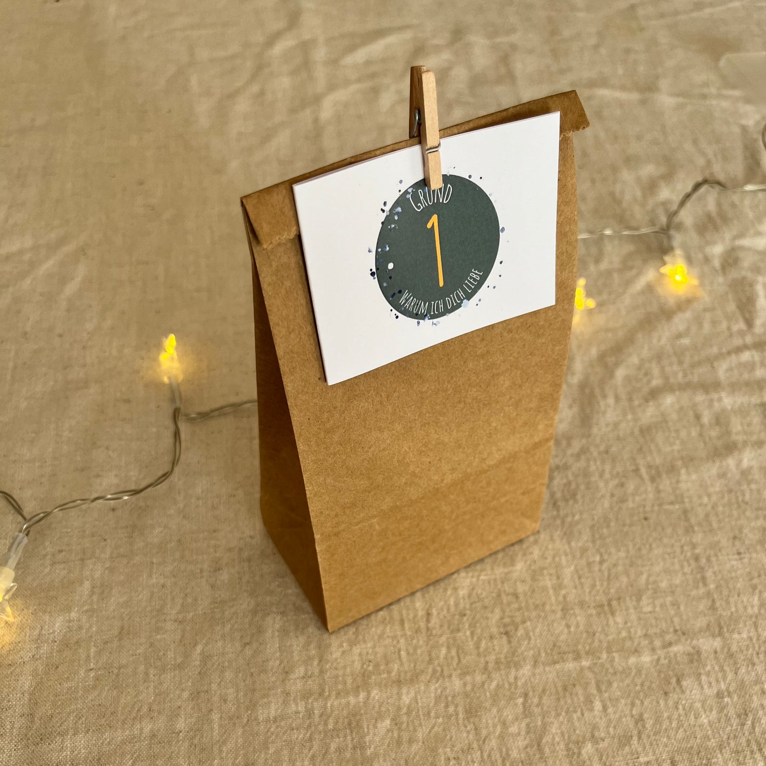 24 Gründe, warum ich dich liebe – handgemalter Adventskalender für persönliche Liebesbotschaften (grün))