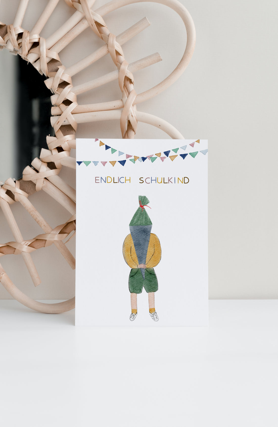 Karte zur Einschulung Junge mit Schultüte