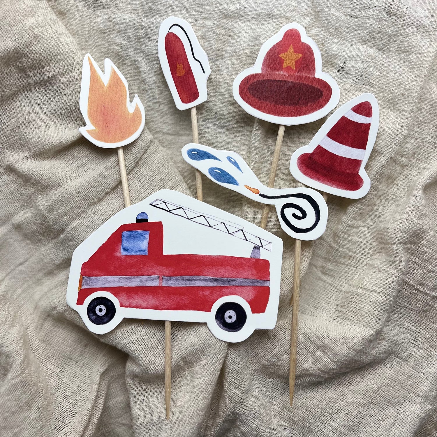 Handgemalter Caketopper mit Feuerwehrmotiv für den Kindergeburtstag, zum Selberbasteln.