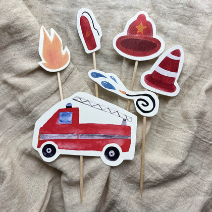 Handgemalter Caketopper mit Feuerwehrmotiv für den Kindergeburtstag, zum Selberbasteln.