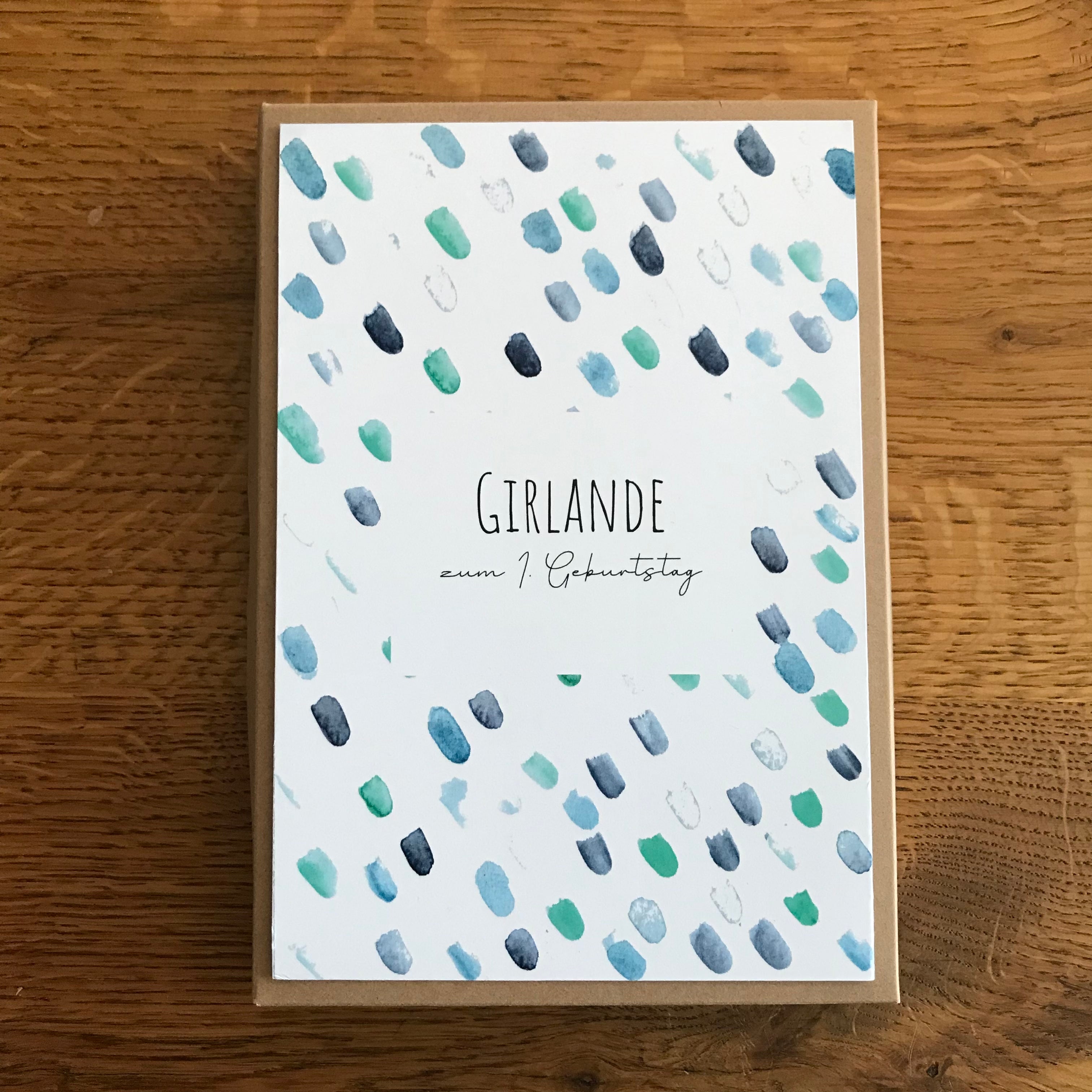 Hochwertig gedruckte Karten der Fotogirlande Blaue Tupfer auf festem Papier.