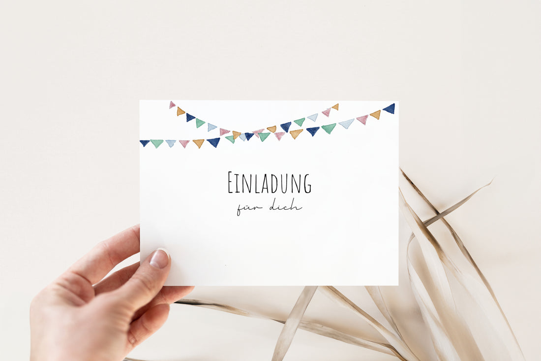 Handgemalte Wimpelkette-Einladungskarte (Wimpelgirlande) für den Kindergeburtstag